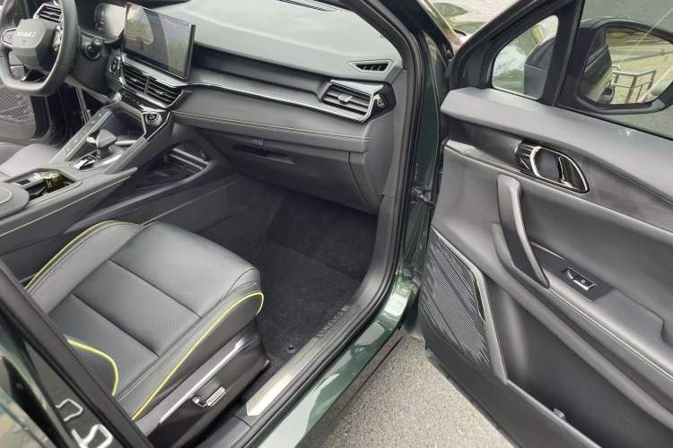 Used Lynk & Co 06 2023 Remix 1.5T Hero Right Front Seat