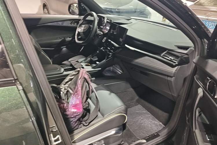 Used Lynk & Co 06 2023 Remix 1.5T Hero Right Front Seat