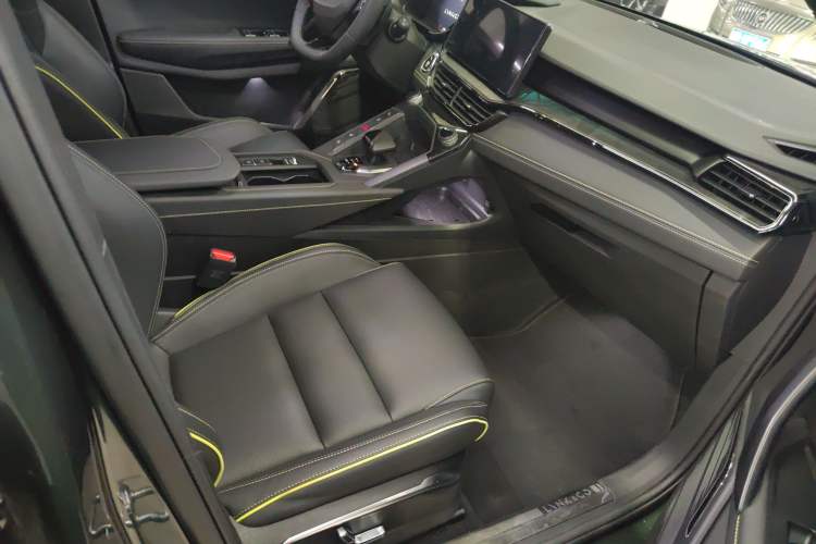 Used Lynk & Co 06 2023 Remix 1.5T Hero Right Front Seat