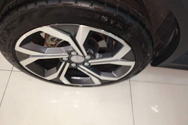 Used Lynk & Co 06 2023 Remix 1.5T Hero Right Rear Wheel Hub