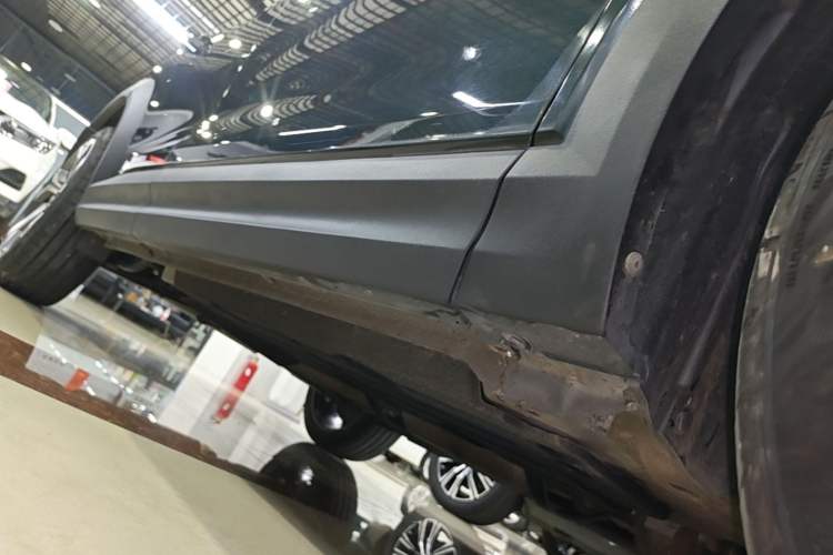 Used Lynk & Co 06 2023 Remix 1.5T Hero Right Side Sill