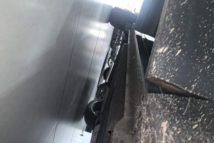 Used Lynk & Co 06 2023 Remix 1.5T Hero Right Side Sill