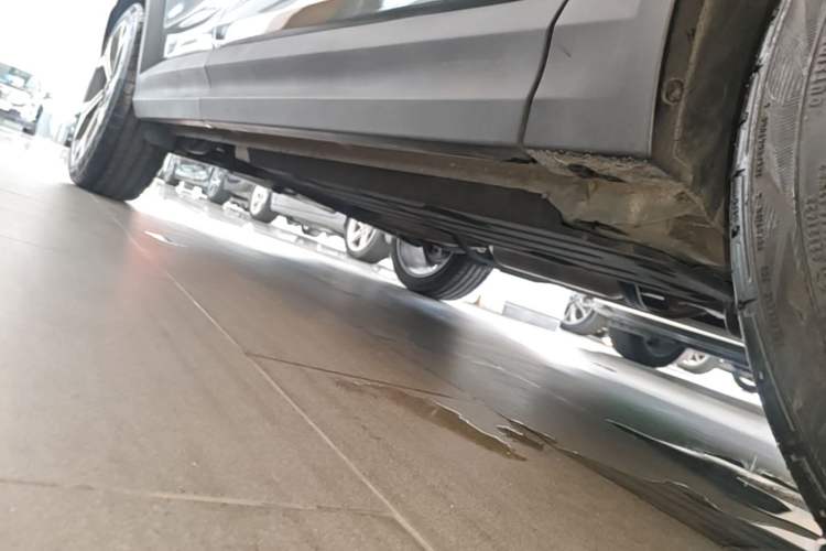 Used Lynk & Co 06 2023 Remix 1.5T Hero Right Side Sill