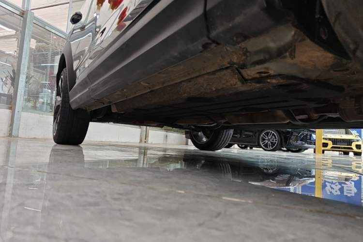 Used Lynk & Co 06 2023 Remix 1.5T Hero Right Side Sill