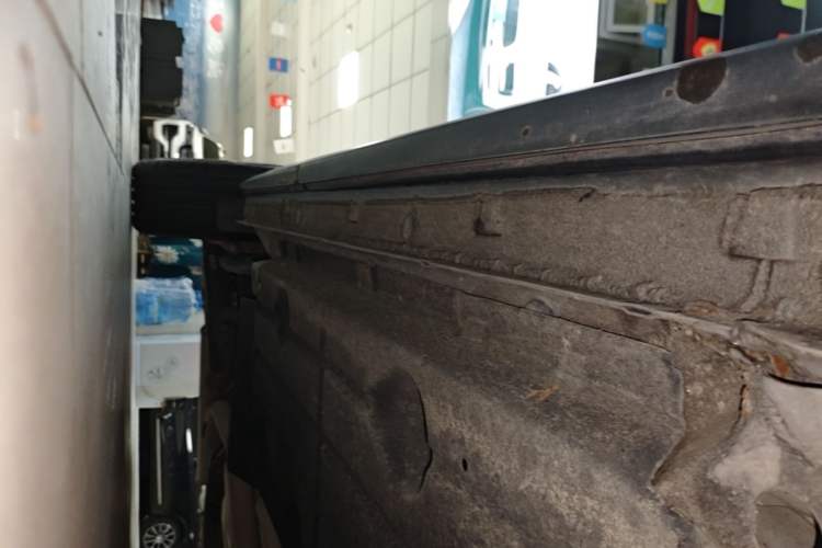 Used Lynk & Co 06 2023 Remix 1.5T Hero Right Side Sill