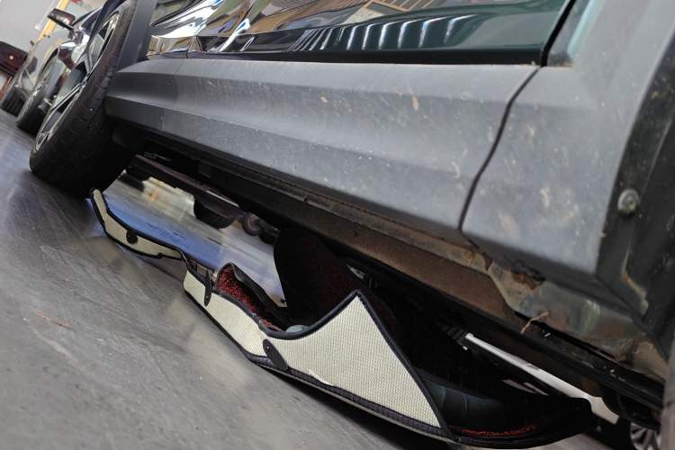 Used Lynk & Co 06 2023 Remix 1.5T Hero Right Side Sill
