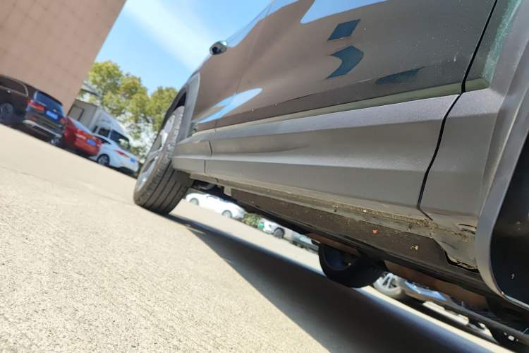 Used Lynk & Co 06 2023 Remix 1.5T Hero Right Side Sill
