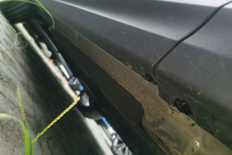 Used Lynk & Co 06 2023 Remix 1.5T Hero Right Side Sill
