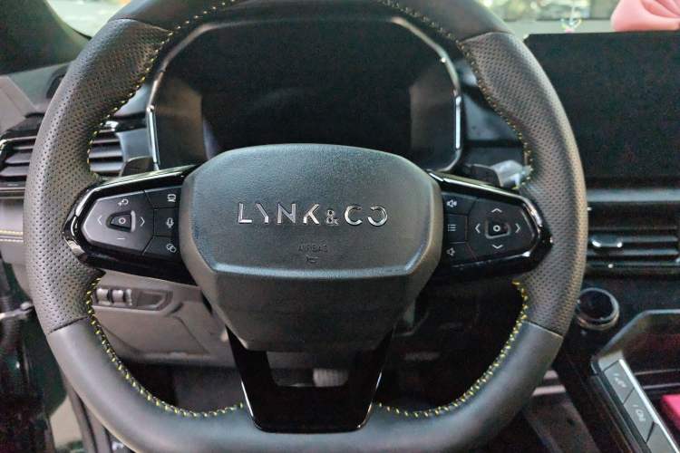 Used Lynk & Co 06 2023 Remix 1.5T Hero Steering Wheel