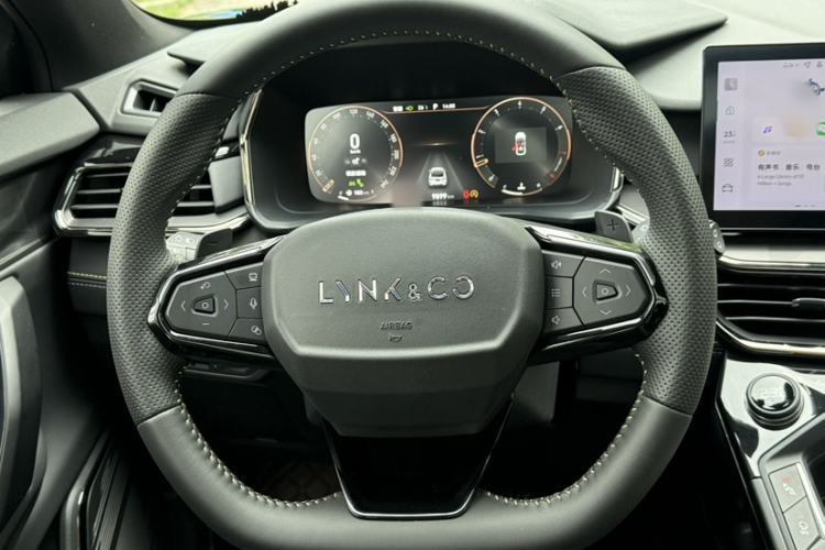 Used Lynk & Co 06 2023 Remix 1.5T Hero Steering Wheel