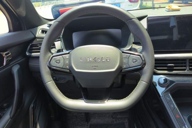 Used Lynk & Co 06 2023 Remix 1.5T Hero Steering Wheel