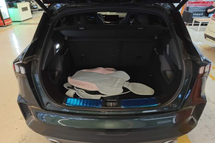 Used Lynk & Co 06 2023 Remix 1.5T Hero Trunk