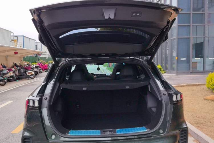 Used Lynk & Co 06 2023 Remix 1.5T Hero Trunk