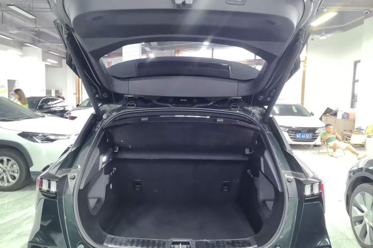 Used Lynk & Co 06 2023 Remix 1.5T Hero Trunk