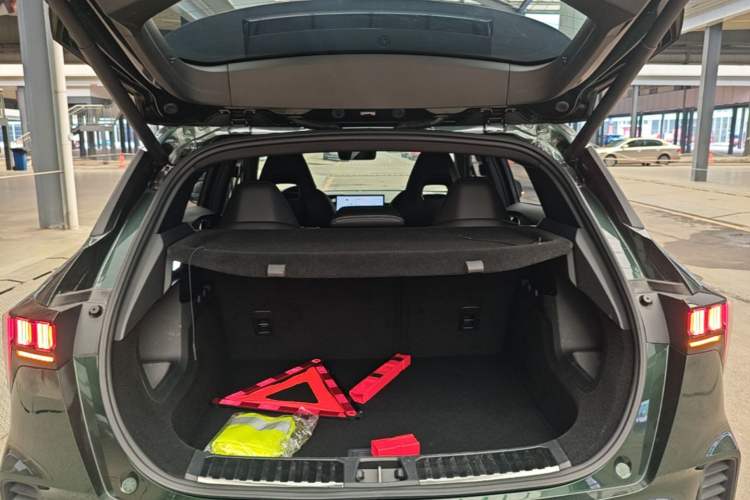 Used Lynk & Co 06 2023 Remix 1.5T Hero Trunk