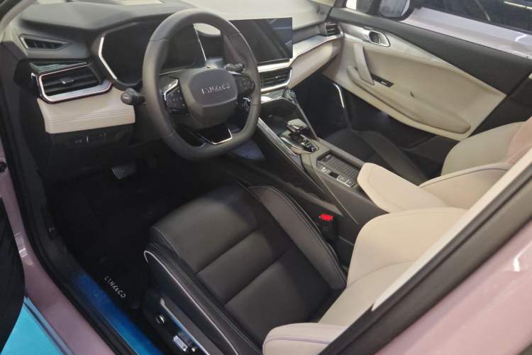 Used Lynk & Co 06 2023 Remix 1.5T Shero Interior 1