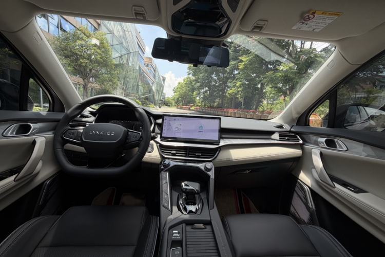 Used Lynk & Co 06 2023 Remix 1.5T Shero Interior 1