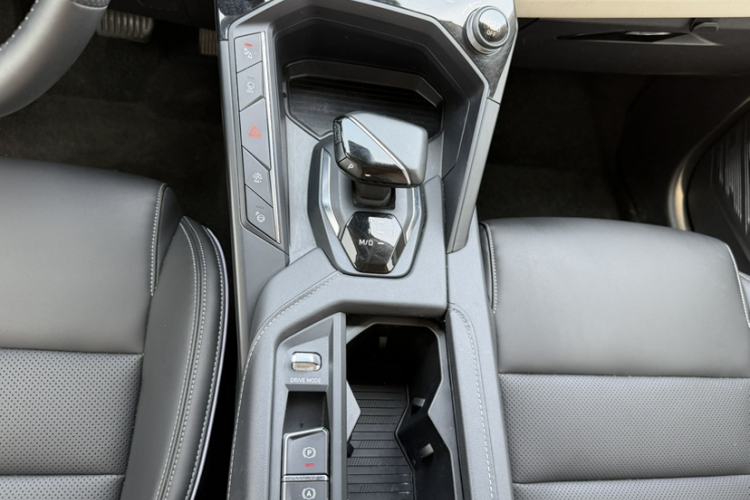 Used Lynk & Co 06 2023 Remix 1.5T Shero Interior 12