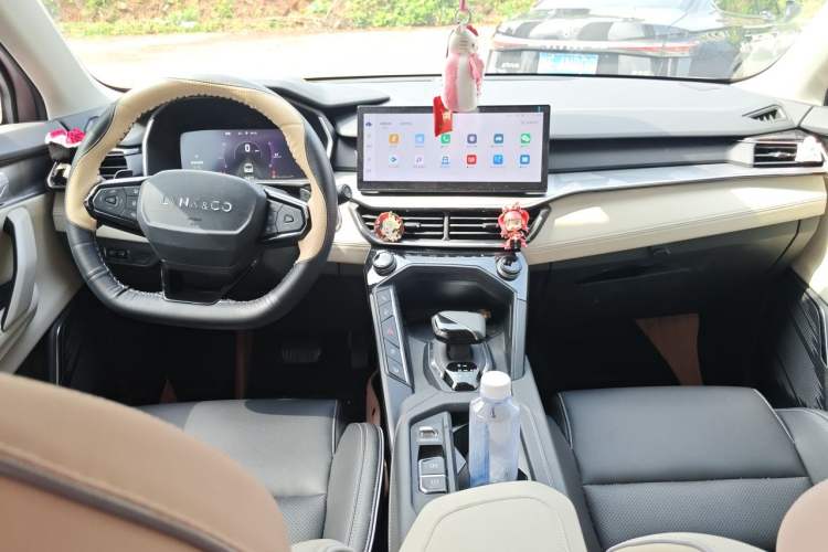 Used Lynk & Co 06 2023 Remix 1.5T Shero Interior 2