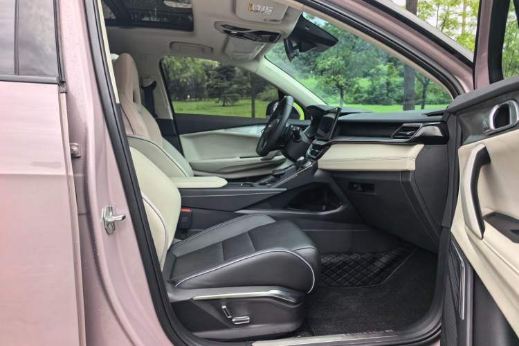 Used Lynk & Co 06 2023 Remix 1.5T Shero Interior 3