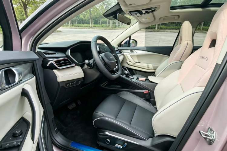 Used Lynk & Co 06 2023 Remix 1.5T Shero Interior 3