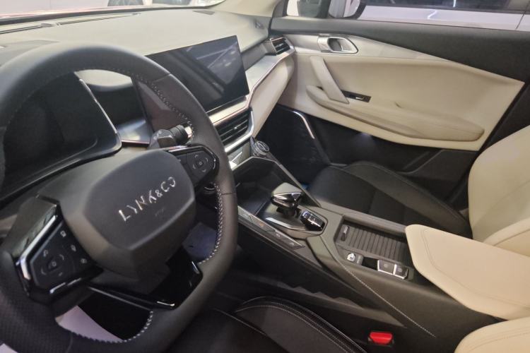 Used Lynk & Co 06 2023 Remix 1.5T Shero Interior 6