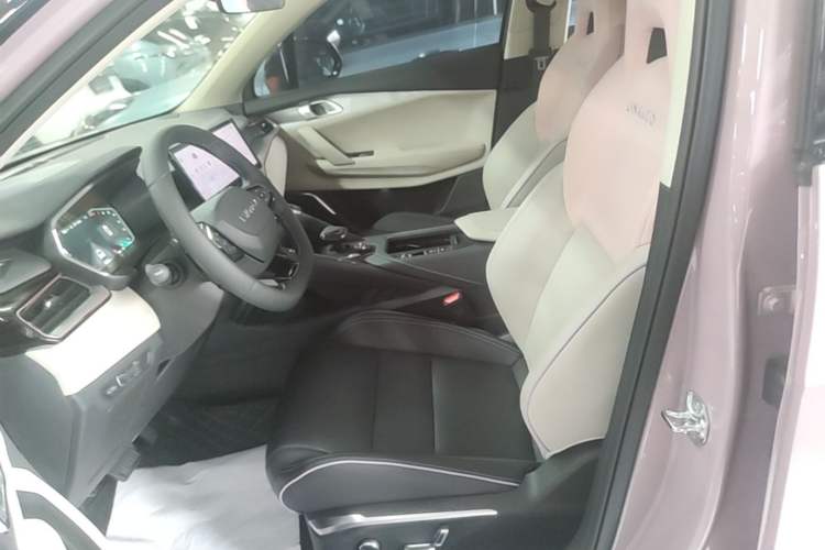 Used Lynk & Co 06 2023 Remix 1.5T Shero Left Front Seat