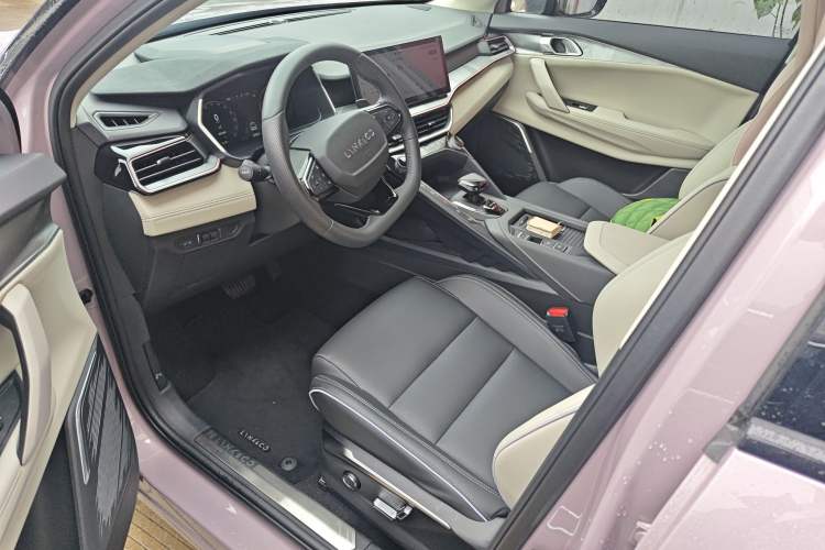 Used Lynk & Co 06 2023 Remix 1.5T Shero Left Front Seat