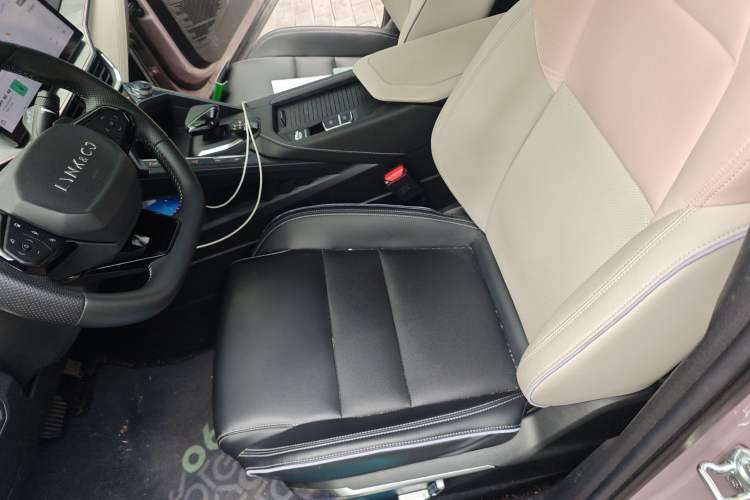 Used Lynk & Co 06 2023 Remix 1.5T Shero Left Front Seat