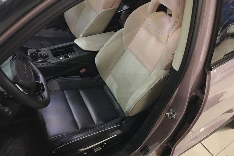 Used Lynk & Co 06 2023 Remix 1.5T Shero Left Front Seat