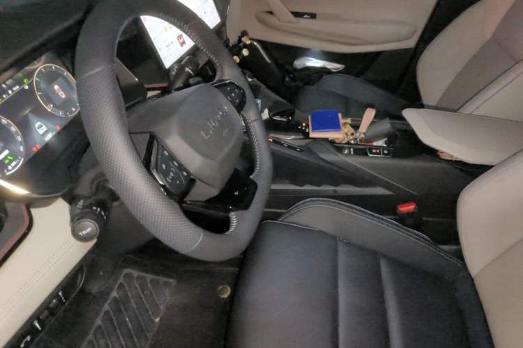 Used Lynk & Co 06 2023 Remix 1.5T Shero Left Front Seat