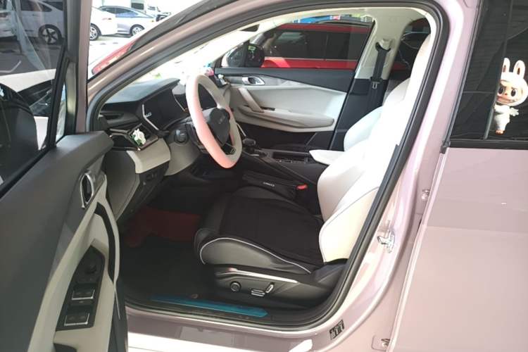Used Lynk & Co 06 2023 Remix 1.5T Shero Left Front Seat