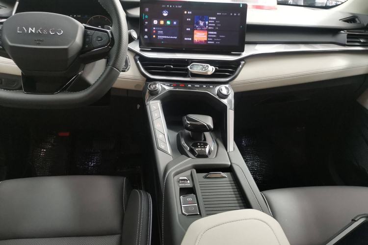Used Lynk & Co 06 2023 Remix 1.5T Shero Center Console