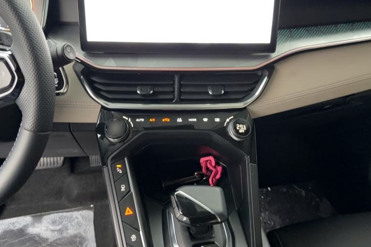 Used Lynk & Co 06 2023 Remix 1.5T Shero Audio And AC Panel