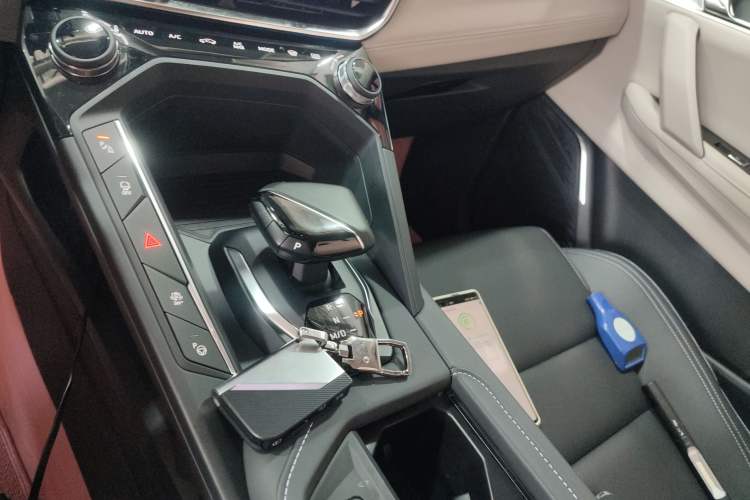 Used Lynk & Co 06 2023 Remix 1.5T Shero Gear Lever