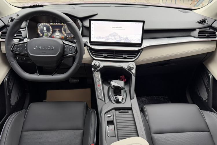 Used Lynk & Co 06 2023 Remix 1.5T Shero Interior 1