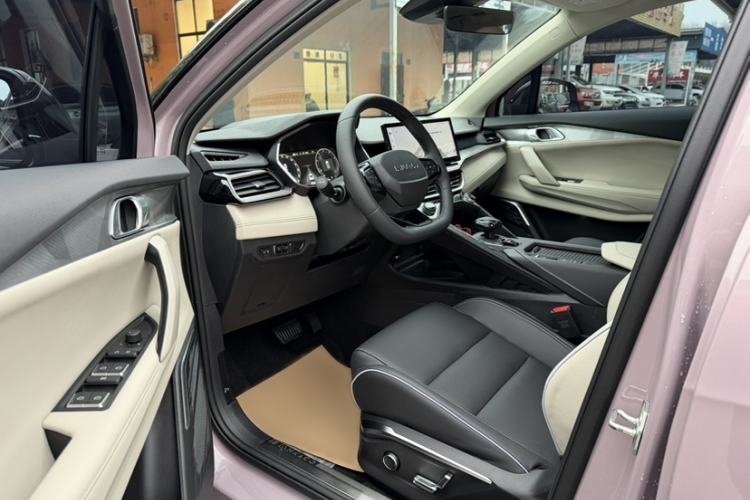 Used Lynk & Co 06 2023 Remix 1.5T Shero Interior 2