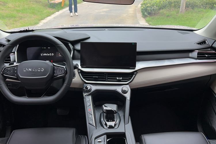 Used Lynk & Co 06 2023 Remix 1.5T Shero Interior 3