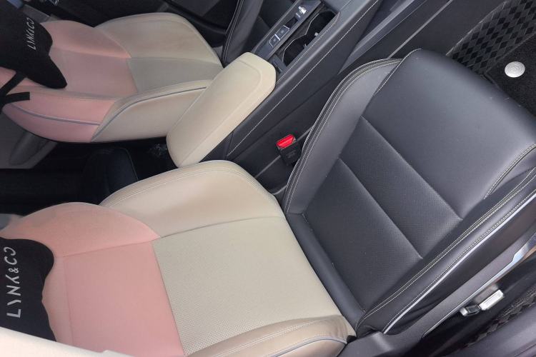 Used Lynk & Co 06 2023 Remix 1.5T Shero Right Front Seat