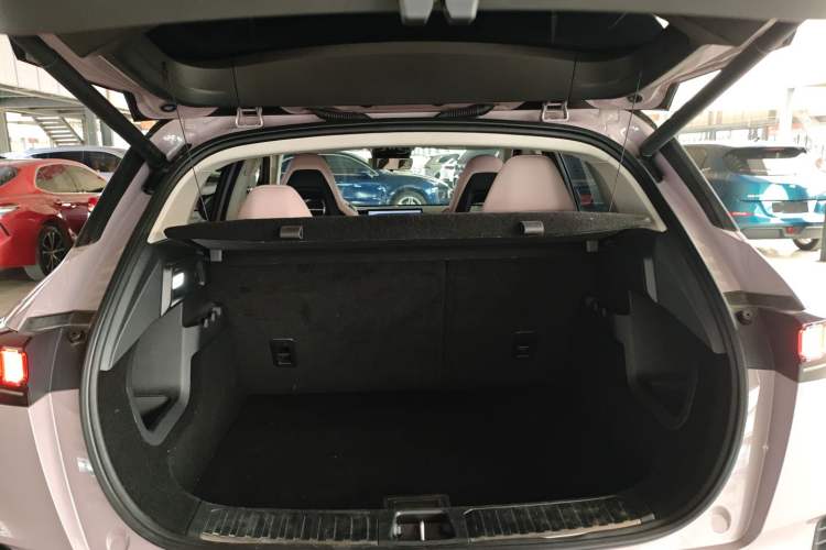 Used Lynk & Co 06 2023 Remix 1.5T Shero Trunk