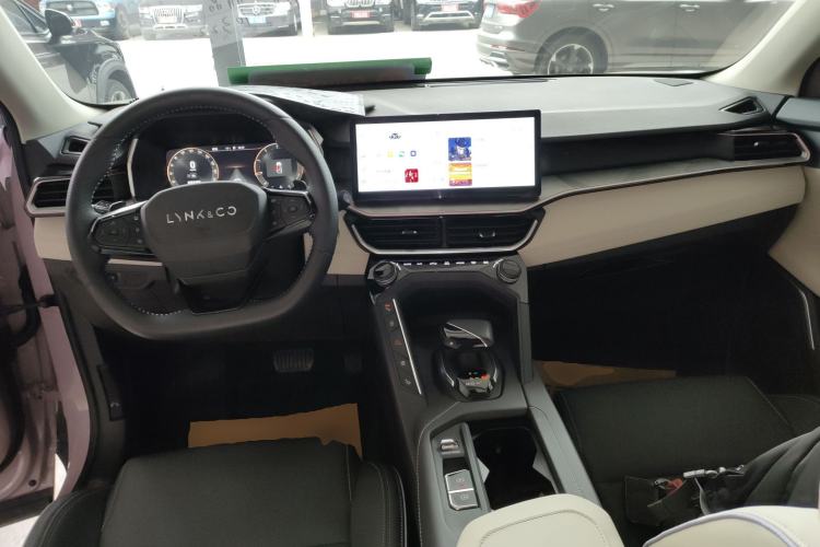 Used Lynk & Co 06 2023 Remix 1.5T Shero Center Console