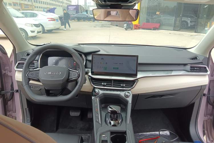 Used Lynk & Co 06 2023 Remix 1.5T Shero Center Console