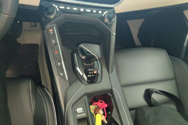 Used Lynk & Co 06 2023 Remix 1.5T Shero Gear Lever