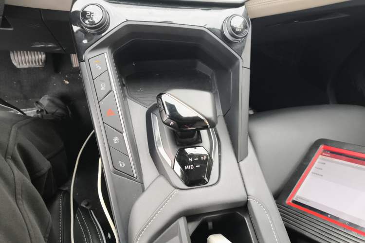 Used Lynk & Co 06 2023 Remix 1.5T Shero Gear Lever
