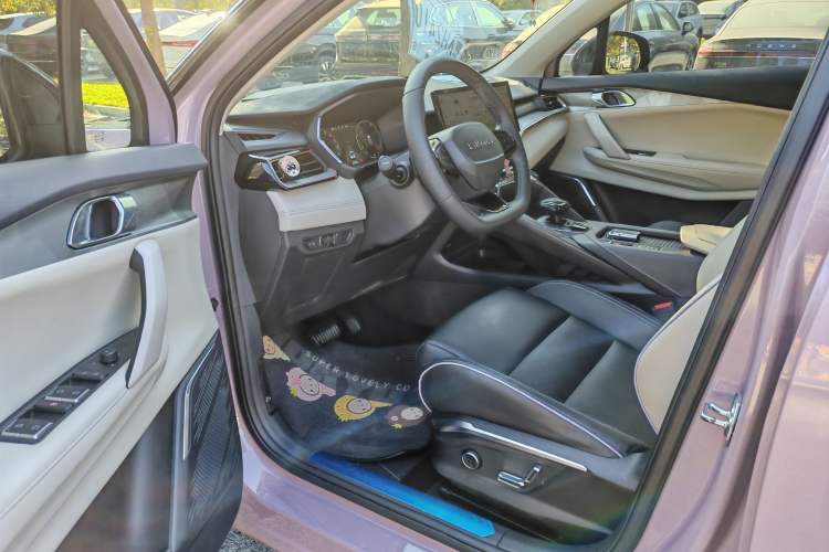 Used Lynk & Co 06 2023 Remix 1.5T Shero Interior 1