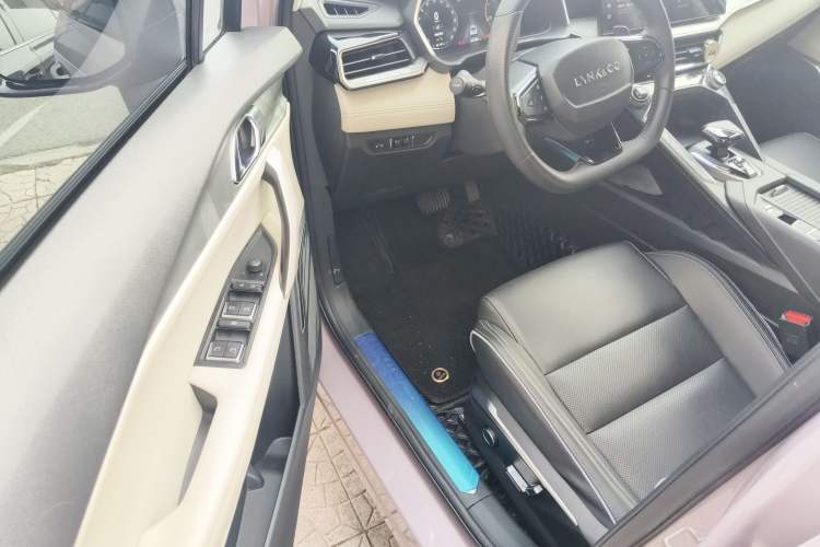 Used Lynk & Co 06 2023 Remix 1.5T Shero Interior 3