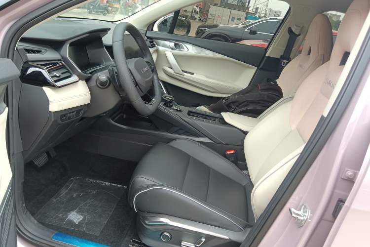 Used Lynk & Co 06 2023 Remix 1.5T Shero Left Front Seat