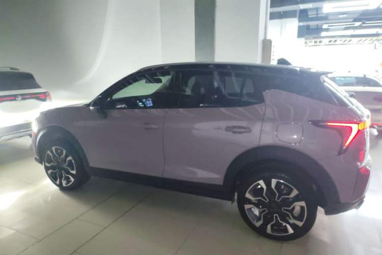Used Lynk & Co 06 2023 Remix 1.5T Shero Left Side