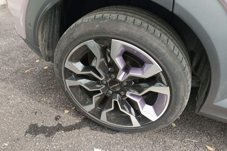 Used Lynk & Co 06 2023 Remix 1.5T Shero Right Rear Wheel Hub