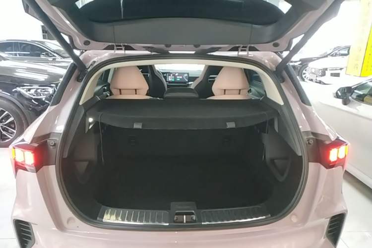 Used Lynk & Co 06 2023 Remix 1.5T Shero Trunk
